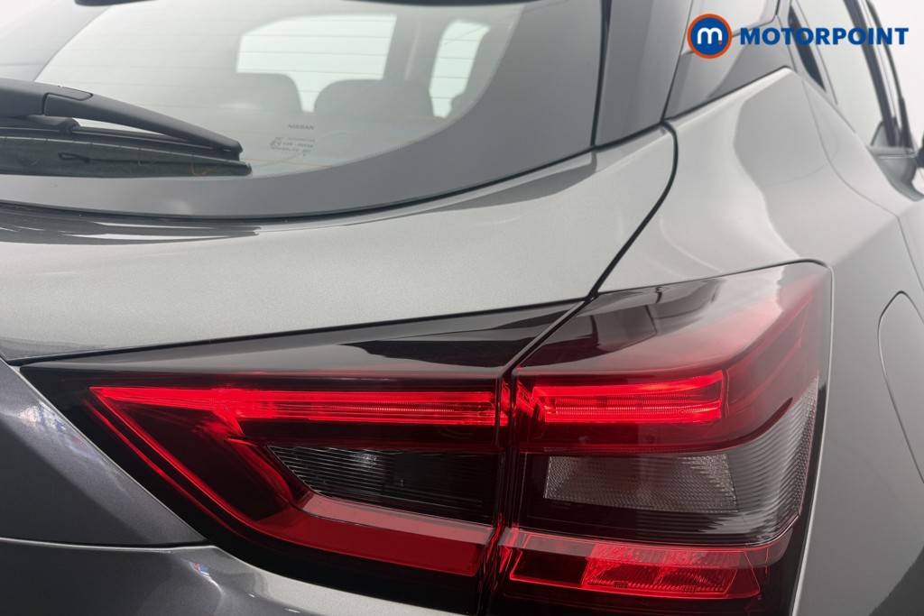 Nissan Juke Acenta Premium Manual Petrol SUV - Stock Number (1616743) - 15th supplementary image