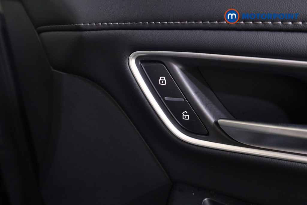 Mg Motor Uk ZS Trophy Automatic Petrol-Electric Hybrid SUV - Stock Number (1616861) - 12th supplementary image