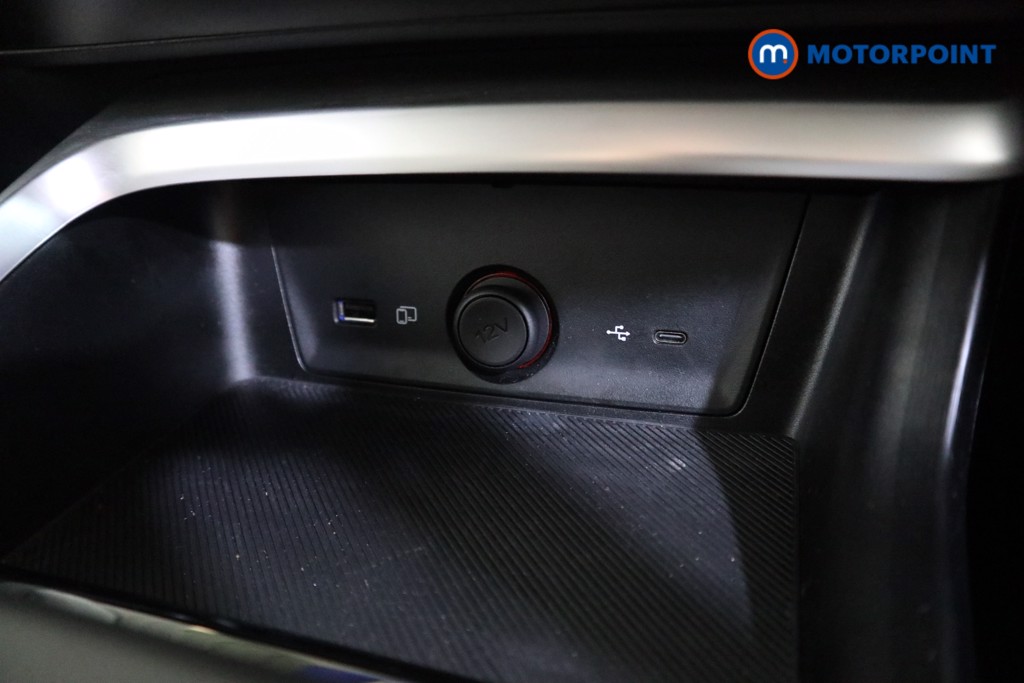 Mg Motor Uk ZS Trophy Automatic Petrol-Electric Hybrid SUV - Stock Number (1616897) - 7th supplementary image