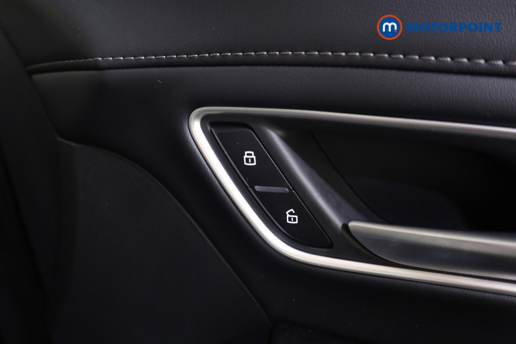 Mg Motor Uk ZS Trophy Automatic Petrol-Electric Hybrid SUV - Stock Number (1616897) - 12th supplementary image