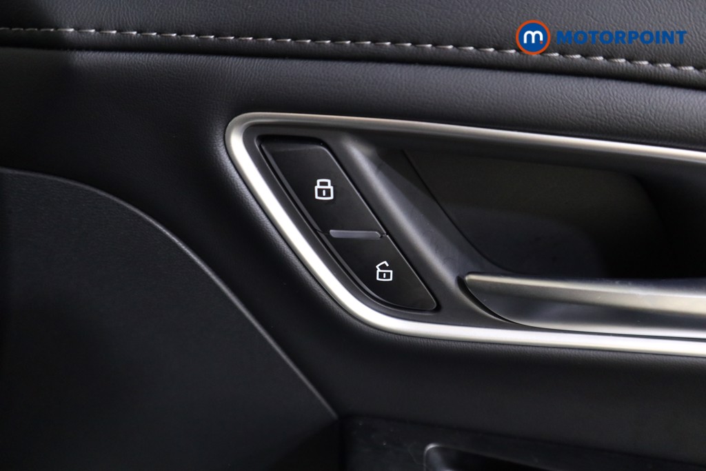 Mg Motor Uk ZS Trophy Automatic Petrol-Electric Hybrid SUV - Stock Number (1616903) - 13th supplementary image