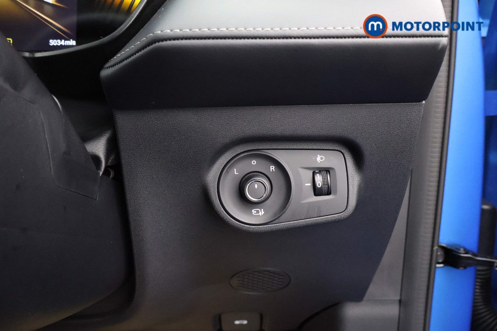 Mg Motor Uk ZS Trophy Automatic Petrol-Electric Hybrid SUV - Stock Number (1617040) - 11th supplementary image