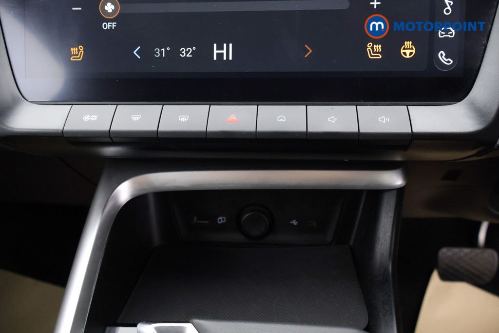 Mg Motor Uk ZS Trophy Automatic Petrol-Electric Hybrid SUV - Stock Number (1617040) - 13th supplementary image