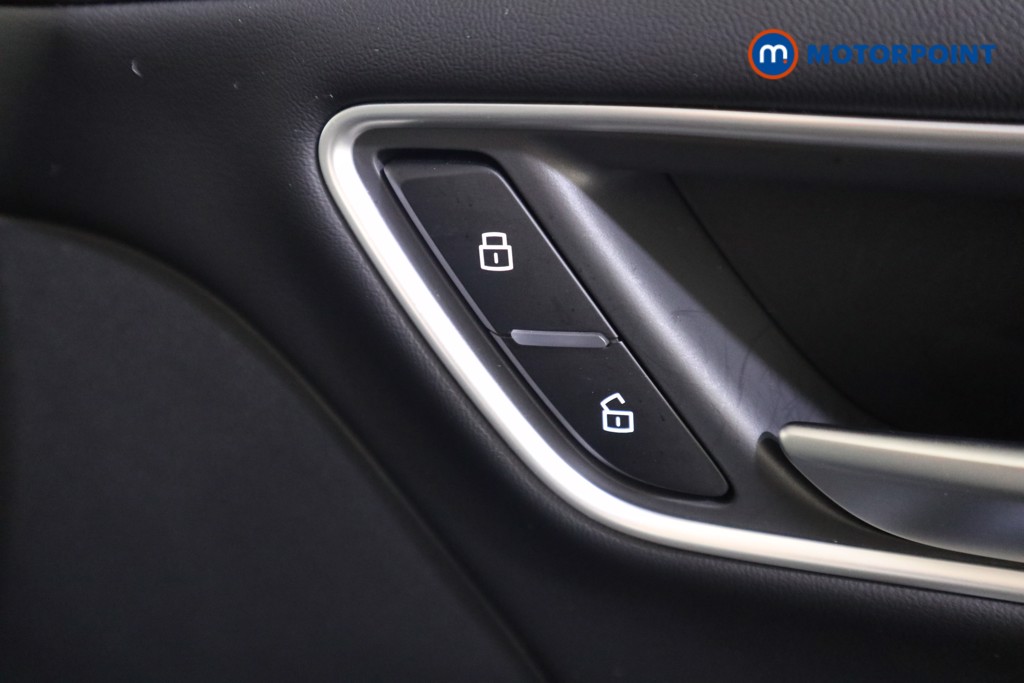 Mg Motor Uk ZS Trophy Automatic Petrol-Electric Hybrid SUV - Stock Number (1617560) - 13th supplementary image