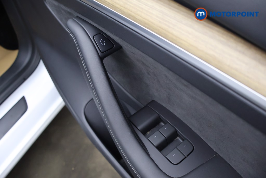 Tesla Model 3 Long Range Automatic Electric Saloon - Stock Number (1617611) - 15th supplementary image