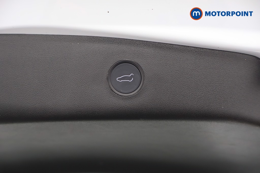 Tesla Model 3 Long Range Automatic Electric Saloon - Stock Number (1617611) - 21st supplementary image