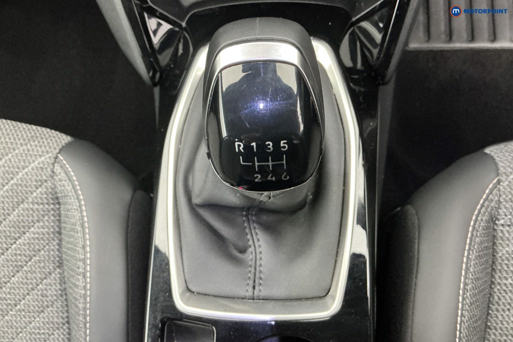 Peugeot 2008 Allure Manual Petrol SUV - Stock Number (1617613) - 18th supplementary image