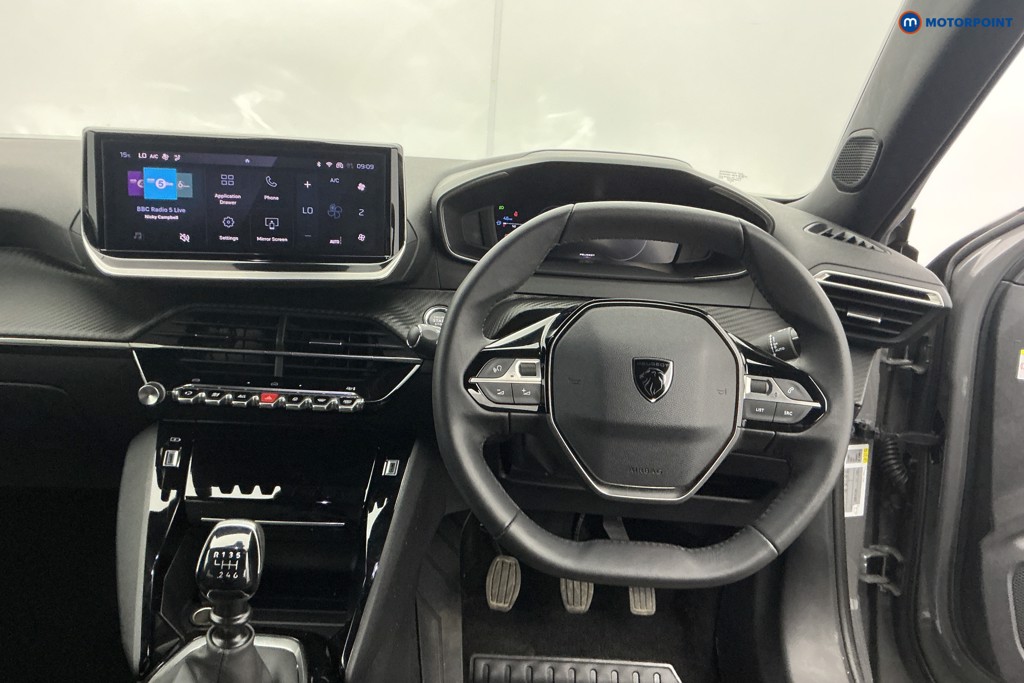 Peugeot 2008 Allure Manual Petrol SUV - Stock Number (1617613) - 1st supplementary image