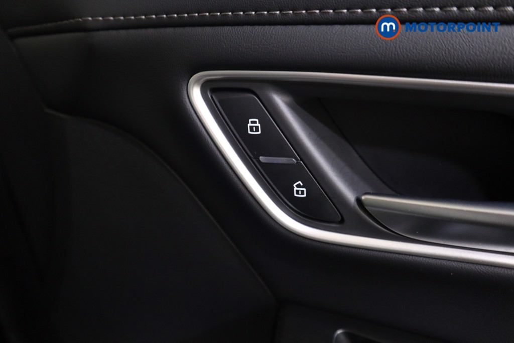 Mg Motor Uk ZS Trophy Automatic Petrol-Electric Hybrid SUV - Stock Number (1617869) - 12th supplementary image