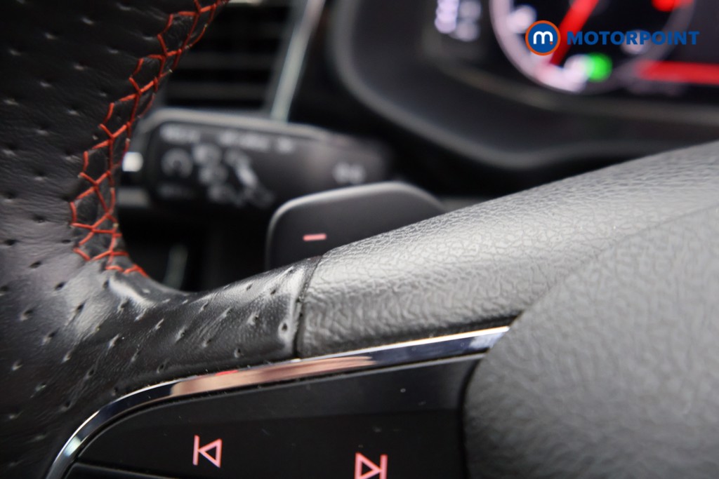 Seat Leon Fr Black Edition Automatic Petrol Hatchback - Stock Number (1617980) - 9th supplementary image