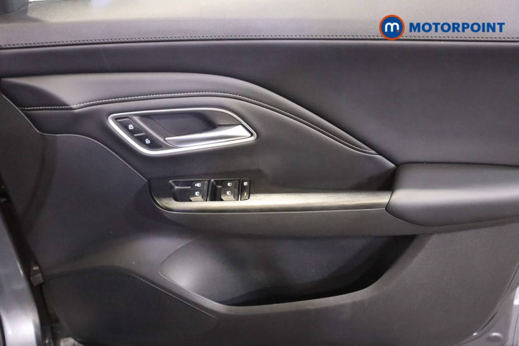 Mg Motor Uk ZS Trophy Automatic Petrol-Electric Hybrid SUV - Stock Number (1617990) - 13th supplementary image