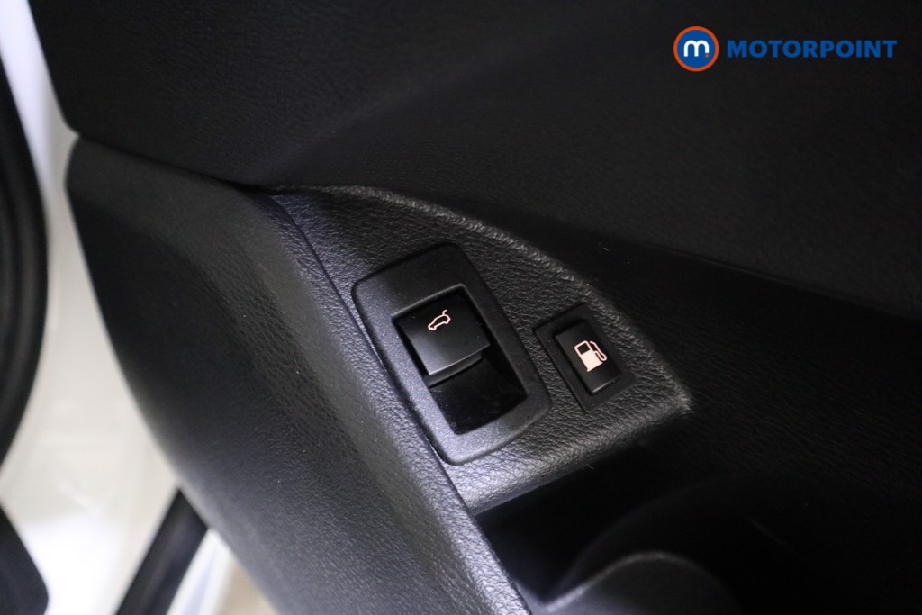 BMW X1 Xline Automatic Petrol Plug-In Hybrid SUV - Stock Number (1618665) - 17th supplementary image