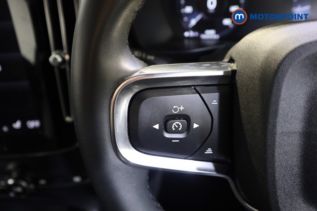 Volvo Xc40 R Design Manual Petrol SUV - Stock Number (1618669) - 3rd supplementary image