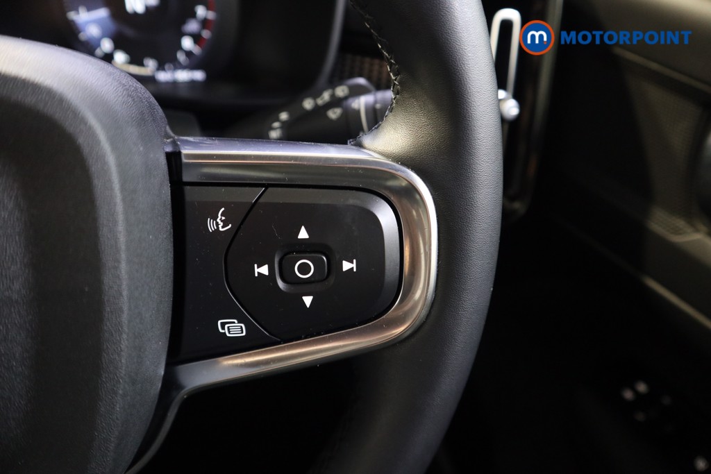 Volvo Xc40 R Design Manual Petrol SUV - Stock Number (1618669) - 4th supplementary image