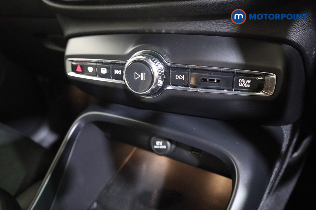 Volvo Xc40 R Design Manual Petrol SUV - Stock Number (1618669) - 9th supplementary image