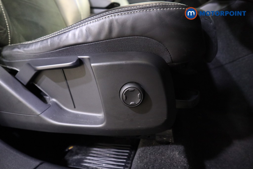 Volvo Xc40 R Design Manual Petrol SUV - Stock Number (1618669) - 16th supplementary image