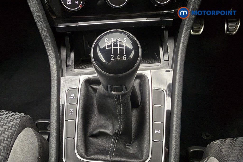 Volkswagen Golf R-Line Manual Petrol Hatchback - Stock Number (1618790) - 7th supplementary image