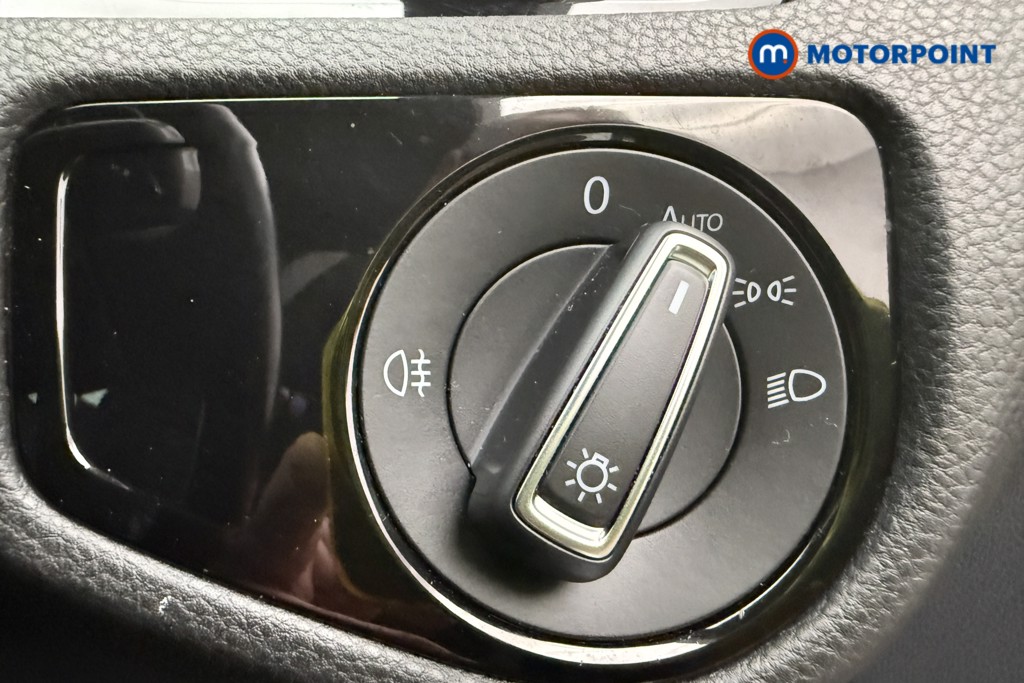 Volkswagen Golf R-Line Manual Petrol Hatchback - Stock Number (1618790) - 17th supplementary image