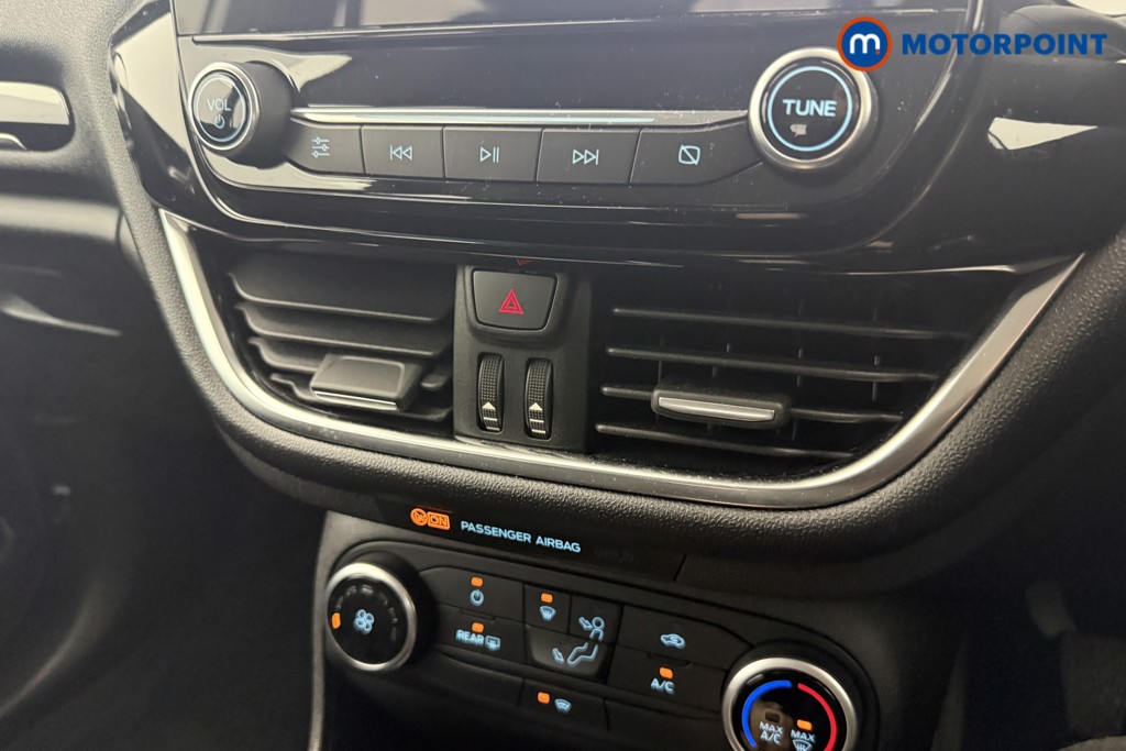 Ford Fiesta Zetec Manual Petrol Hatchback - Stock Number (1619344) - 3rd supplementary image