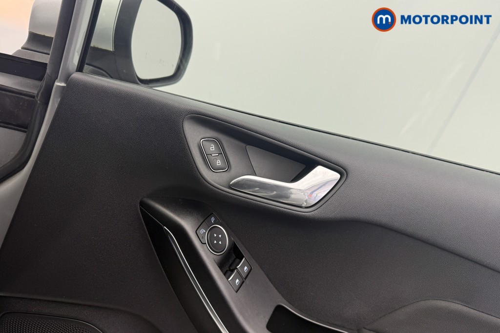 Ford Fiesta Zetec Manual Petrol Hatchback - Stock Number (1619344) - 9th supplementary image