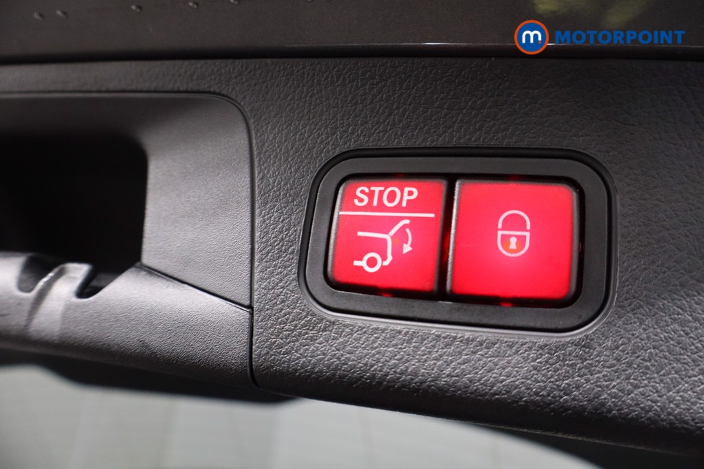 Mercedes-Benz GLA Amg Line Automatic Petrol SUV - Stock Number (1619590) - 38th supplementary image