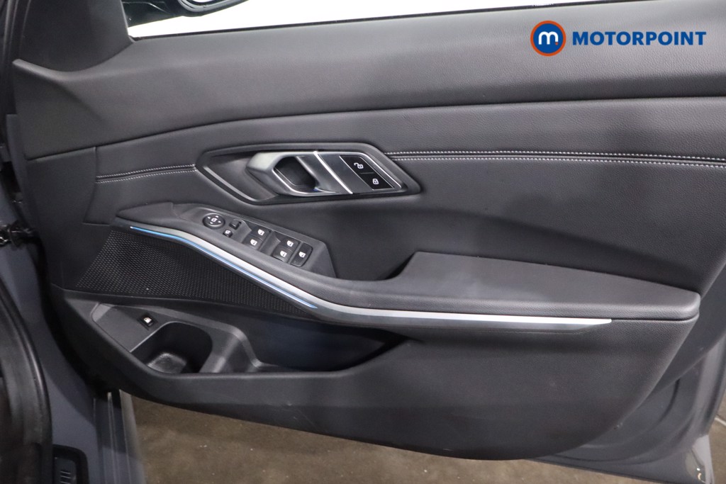 BMW 3 Series M Sport Pro Edition Automatic Petrol Plug-In Hybrid Saloon - Stock Number (1619919) - 25th supplementary image