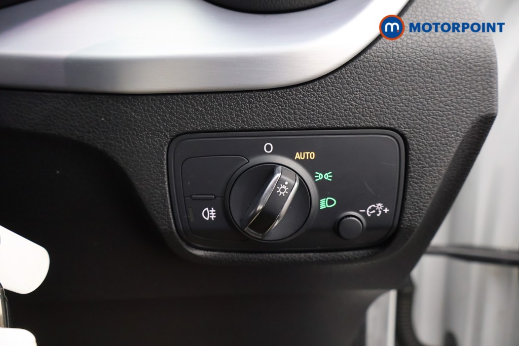 Audi Q2 Black Edition Manual Petrol SUV - Stock Number (1619941) - 11th supplementary image