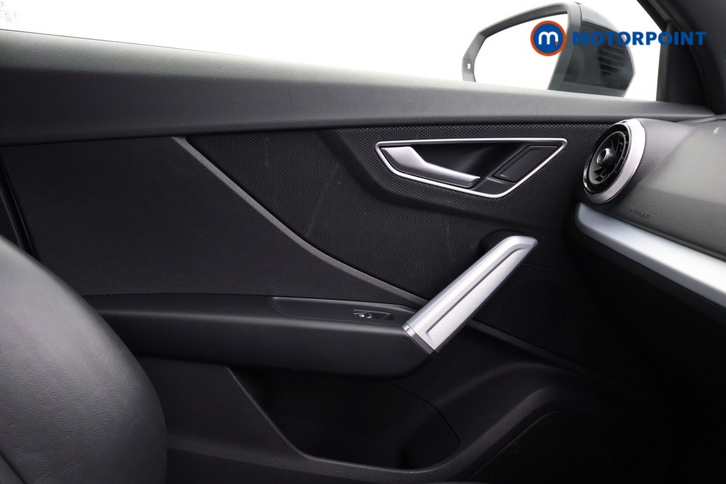 Audi Q2 Black Edition Manual Petrol SUV - Stock Number (1619941) - 17th supplementary image