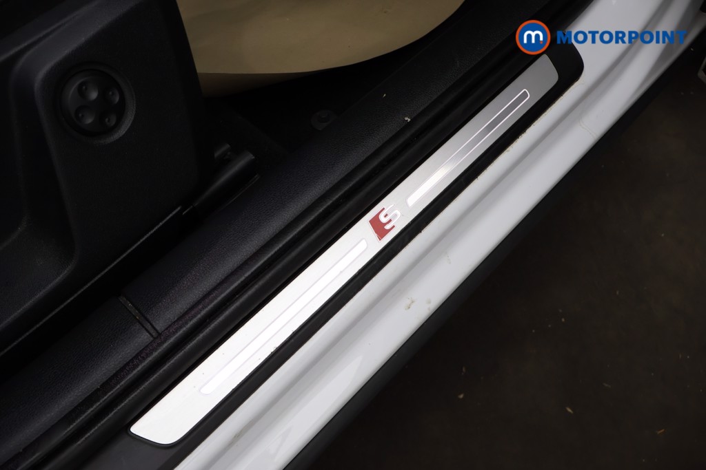 Audi Q2 Black Edition Manual Petrol SUV - Stock Number (1619941) - 22nd supplementary image