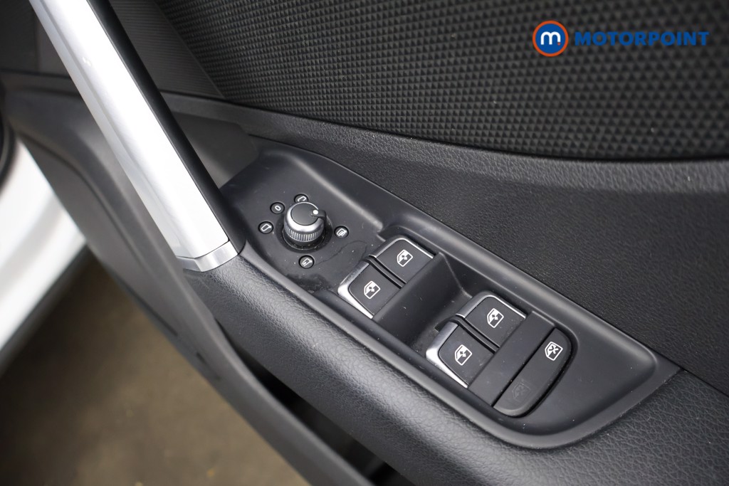 Audi Q2 Black Edition Manual Petrol SUV - Stock Number (1619941) - 24th supplementary image