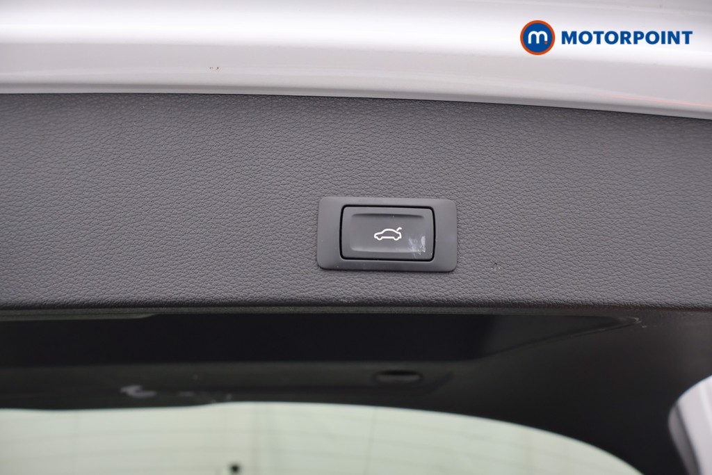 Audi Q2 Black Edition Manual Petrol SUV - Stock Number (1619941) - 32nd supplementary image