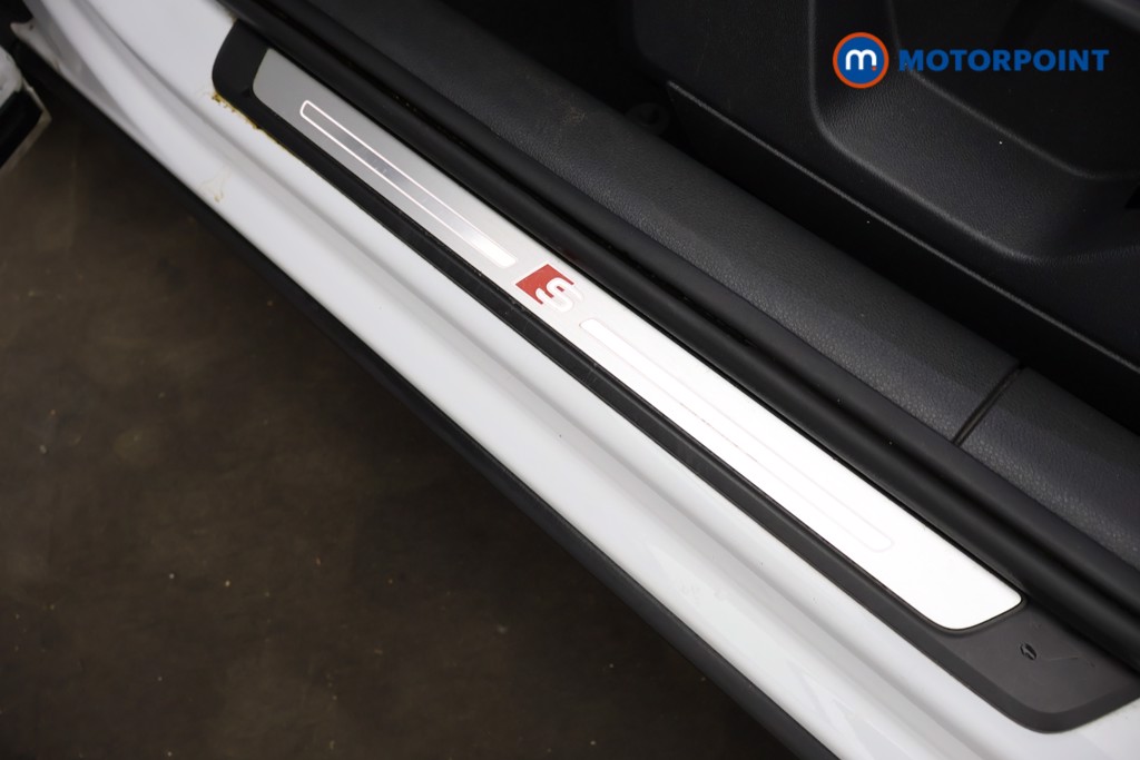 Audi Q2 Black Edition Manual Petrol SUV - Stock Number (1619941) - 37th supplementary image