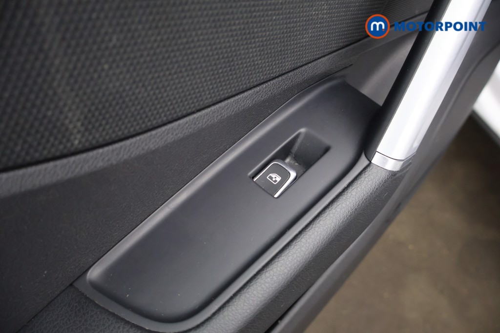 Audi Q2 Black Edition Manual Petrol SUV - Stock Number (1619941) - 38th supplementary image