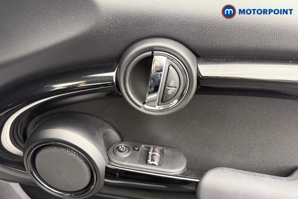 Mini Hatchback Cooper S Level 1 Automatic Electric Hatchback - Stock Number (1620211) - 9th supplementary image