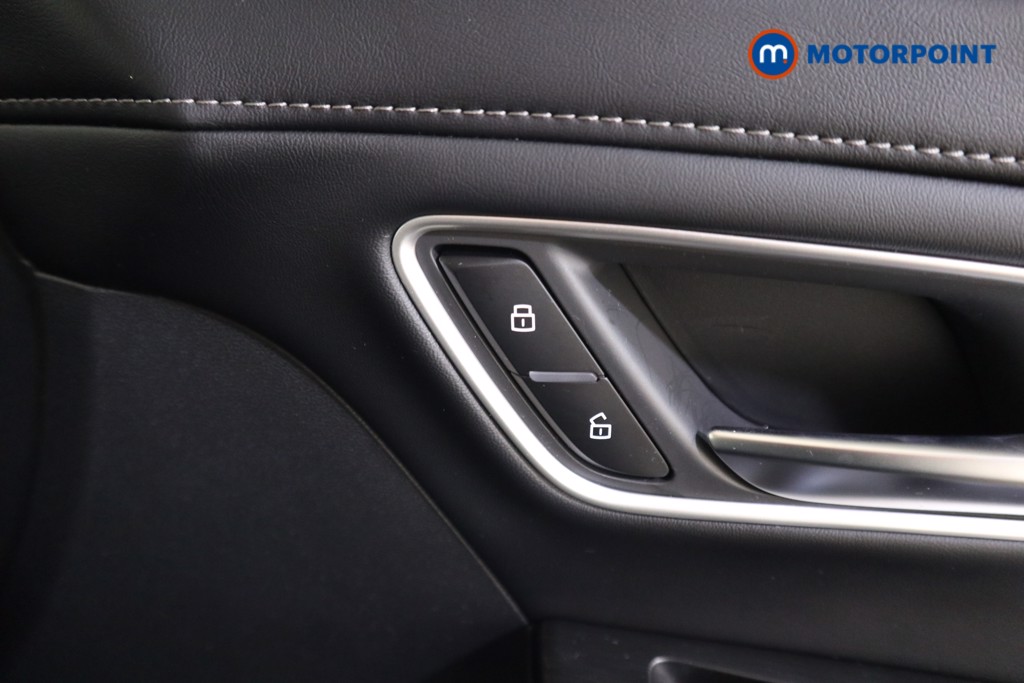 Mg Motor Uk ZS Trophy Automatic Petrol-Electric Hybrid SUV - Stock Number (1620804) - 13th supplementary image