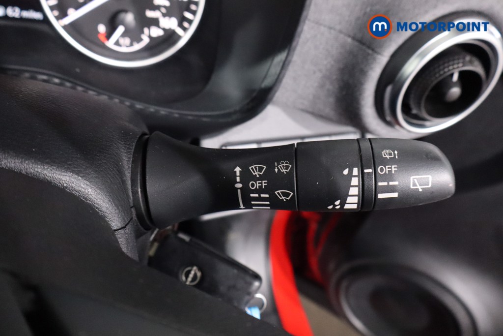 Nissan Juke Acenta Premium Manual Petrol SUV - Stock Number (1621203) - 15th supplementary image