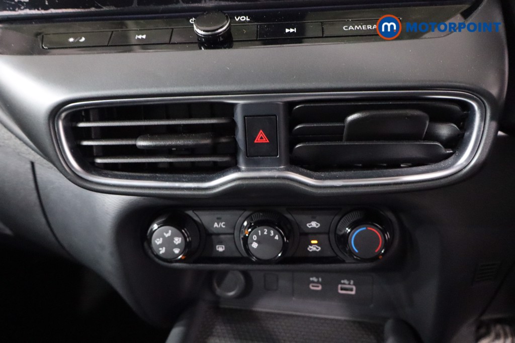 Nissan Juke Acenta Premium Manual Petrol SUV - Stock Number (1621203) - 18th supplementary image