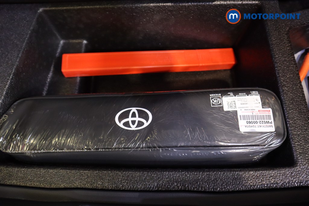 Toyota C-Hr Design Automatic Petrol Plug-In Hybrid SUV - Stock Number (1621427) - 32nd supplementary image