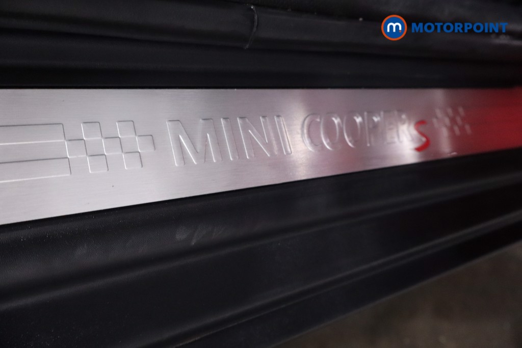 Mini Hatchback Cooper S Exclusive Automatic Petrol Hatchback - Stock Number (1621547) - 21st supplementary image