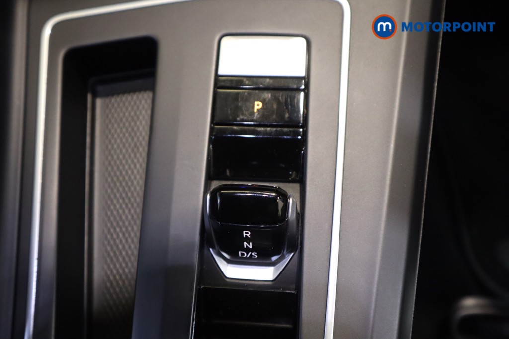 Volkswagen Golf R-Line Automatic Petrol Hatchback - Stock Number (1621724) - 5th supplementary image