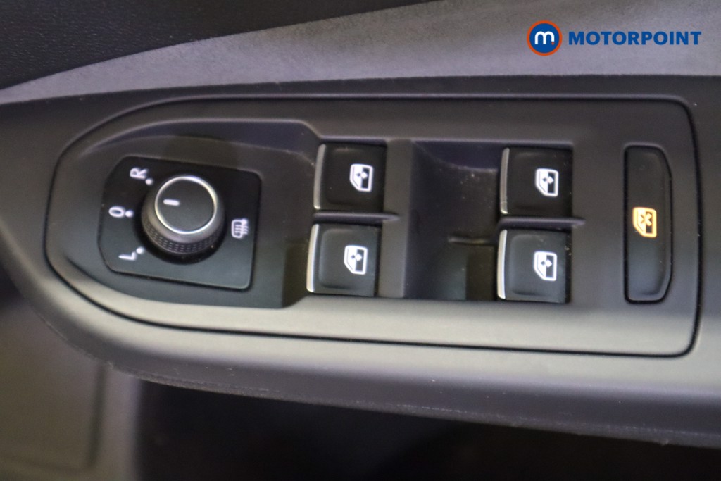 Volkswagen Golf R-Line Automatic Petrol Hatchback - Stock Number (1621724) - 16th supplementary image