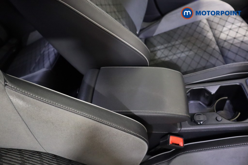 Volkswagen Golf R-Line Automatic Petrol Hatchback - Stock Number (1621724) - 28th supplementary image