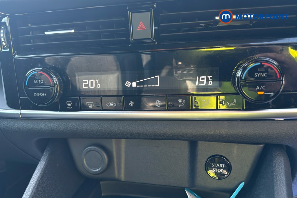 Nissan Qashqai Acenta Premium Automatic Petrol-Electric Hybrid SUV - Stock Number (1621879) - 12th supplementary image