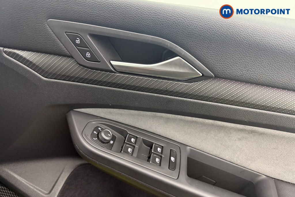 Volkswagen Golf R-Line Manual Petrol Estate - Stock Number (1622580) - 10th supplementary image