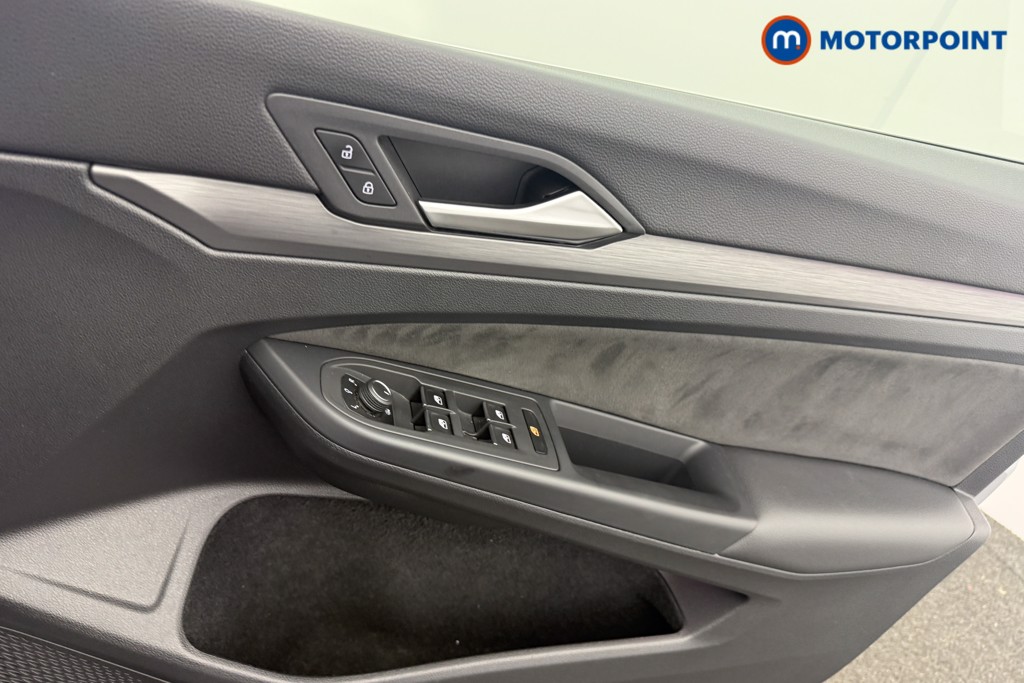 Volkswagen Golf Style Edition Manual Petrol Hatchback - Stock Number (1623126) - 9th supplementary image