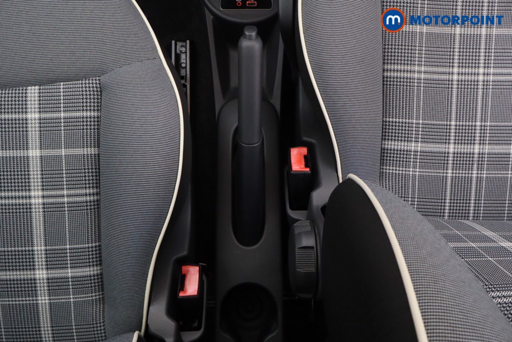 Fiat 500 Lounge Manual Petrol Hatchback - Stock Number (1601993) - 6th supplementary image