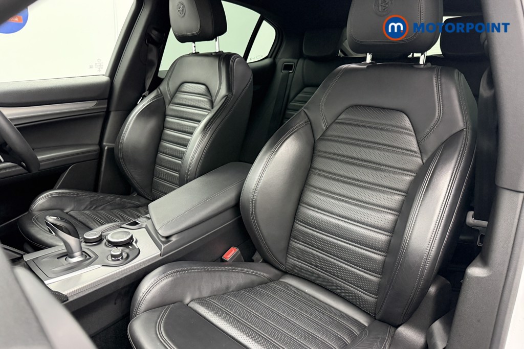 Alfa Romeo Stelvio Milano Automatic Petrol SUV - Stock Number (1605545) - 3rd supplementary image