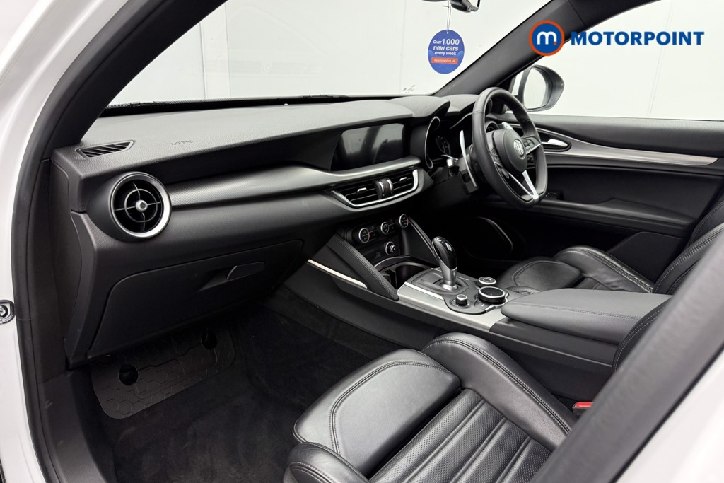 Alfa Romeo Stelvio Milano Automatic Petrol SUV - Stock Number (1605545) - 4th supplementary image