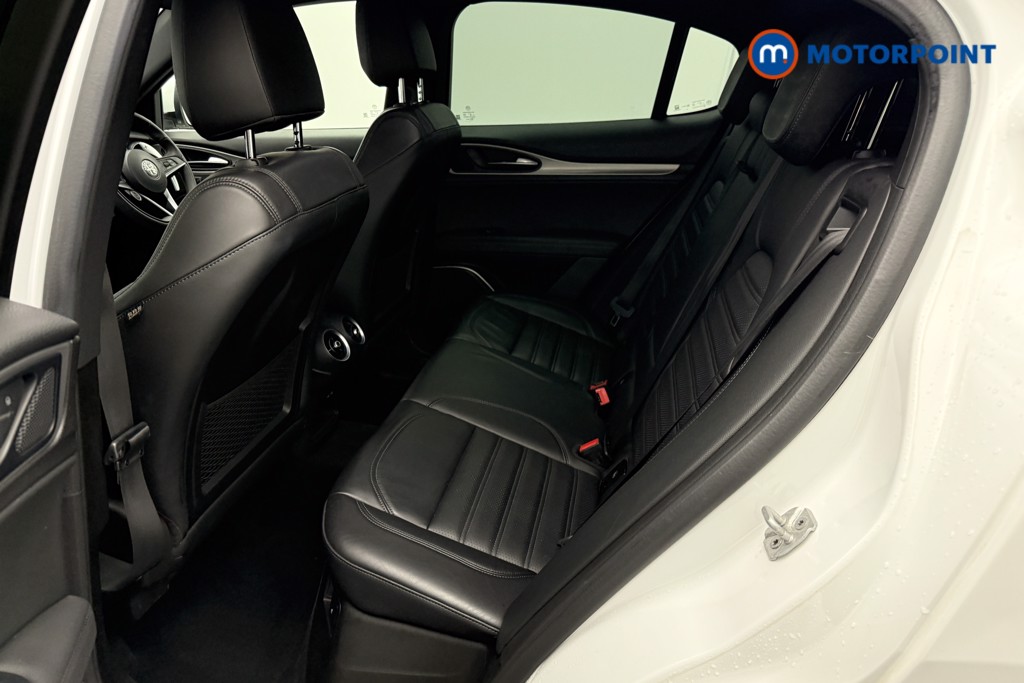 Alfa Romeo Stelvio Milano Automatic Petrol SUV - Stock Number (1605545) - 5th supplementary image