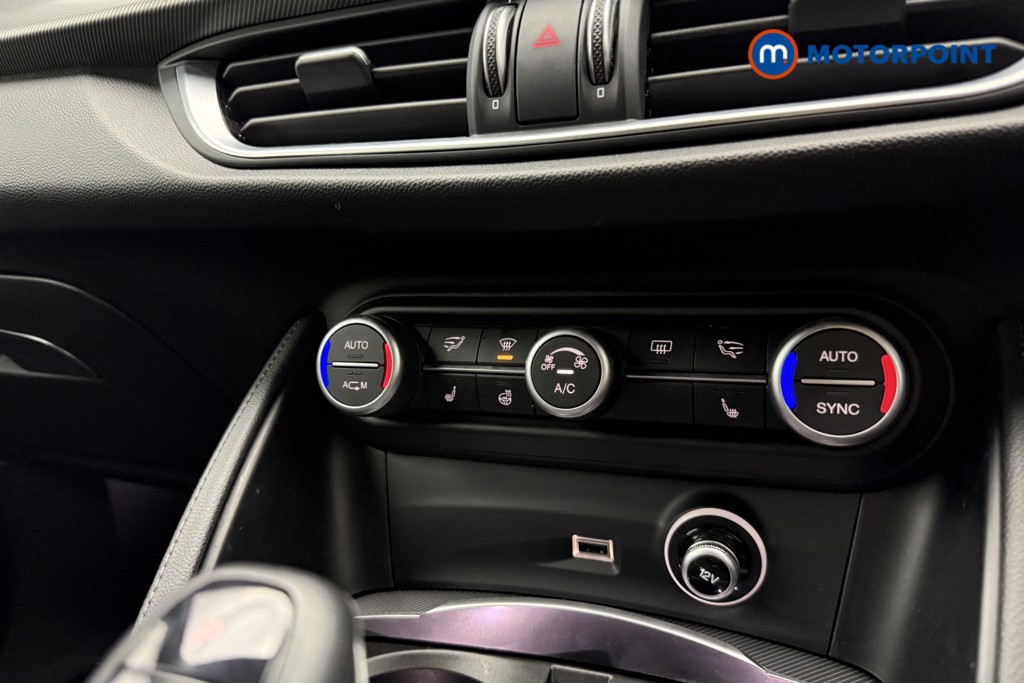 Alfa Romeo Stelvio Milano Automatic Petrol SUV - Stock Number (1605545) - 14th supplementary image